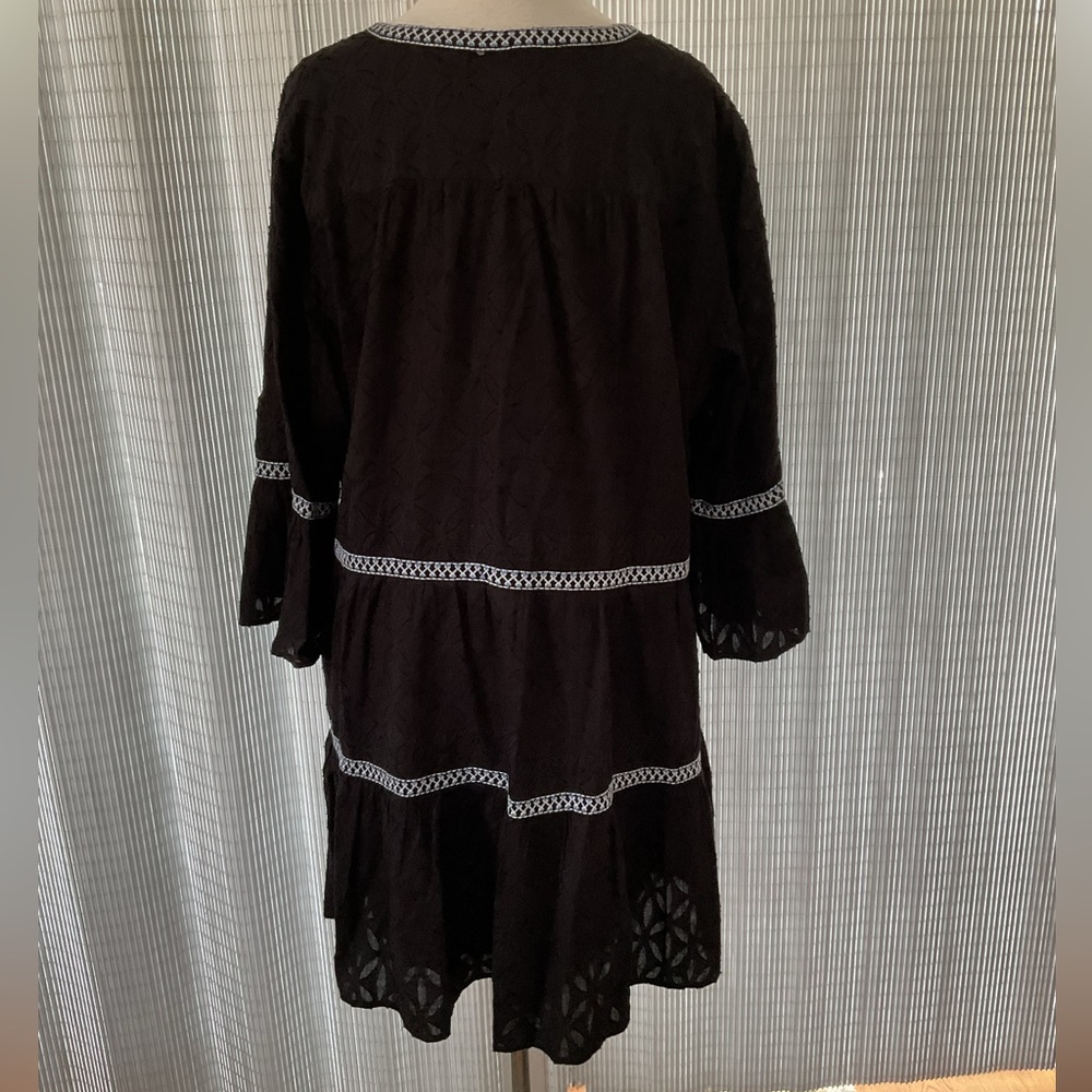 Tommy Bahama Black Midi Dress with White Trim - Picture 2 of 5